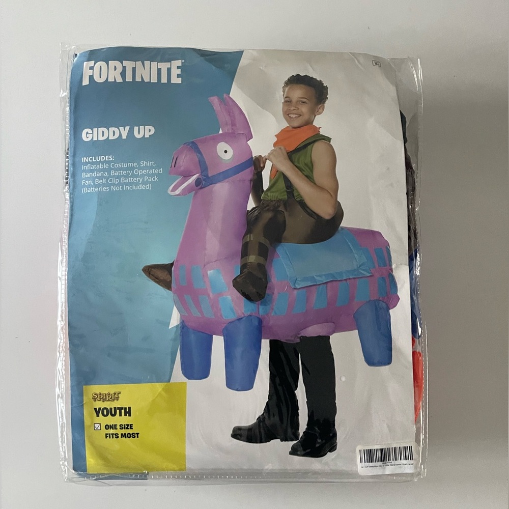 FORTNITE GIDDY UP INCLUDES:
Inflatable Costume, youth size one size fits most